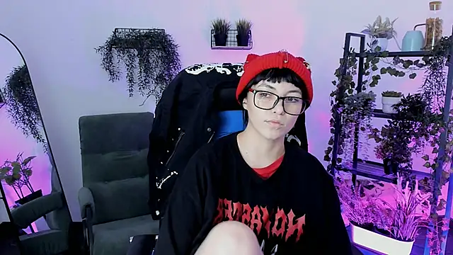 Snapshot of NeoGeisha chatting on 04-09-26, 01:16 NeoGeisha online show from 04-09-26, 01:16