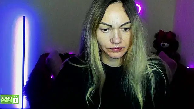 Snapshot of BlondMikey22 chatting on 02-11-26, 06:18 BlondMikey22 online show from 02-11-26, 06:18