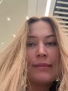 Snapshot of blonde_exe chatting on 02-13-26, 03:41 blonde exe online show from 02-13-26, 03:41