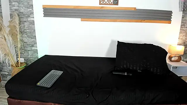 Lia James  online show from 03-07-26, 02:03