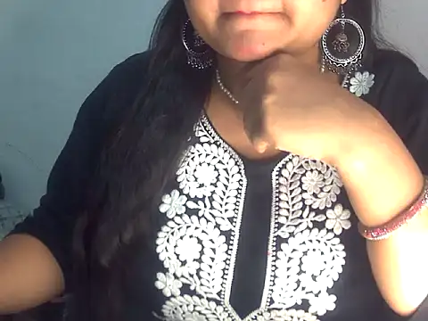 Snapshot of Saniya_K2 chatting on 02-12-26, 03:51 Saniya K2 online show from 02-12-26, 03:51