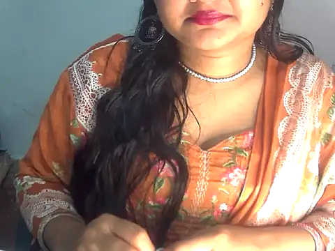 Snapshot of Saniya_K2 chatting on 02-26-26, 06:29 Saniya K2 online show from 02-26-26, 06:29