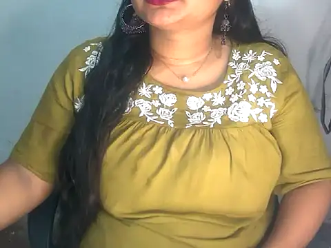 Snapshot of Saniya_K2 chatting on 03-05-26, 05:42 Saniya K2 online show from 03-05-26, 05:42