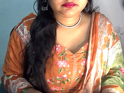 Snapshot of Saniya_K2 chatting on 03-18-26, 05:27 Saniya K2 online show from 03-18-26, 05:27