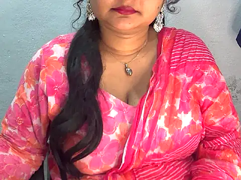 Snapshot of Saniya_K2 chatting on 04-27-26, 03:43 Saniya K2 online show from 04-27-26, 03:43