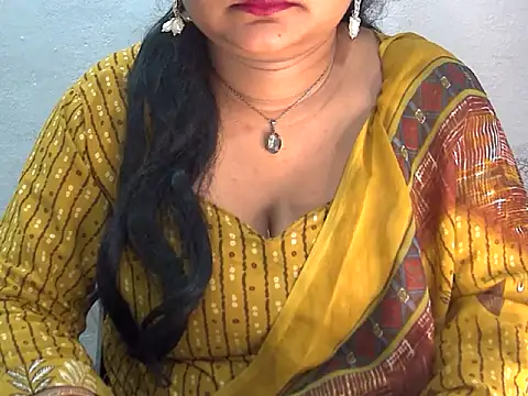 Snapshot of Saniya_K2 chatting on 06-18-26, 04:22 Saniya K2 online show from 06-18-26, 04:22