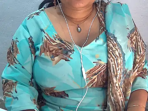 Snapshot of Saniya_K2 chatting on 07-13-26, 04:21 Saniya K2 online show from 07-13-26, 04:21