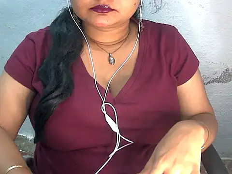 Snapshot of Saniya_K2 chatting on 08-08-26, 04:09 Saniya K2 online show from 08-08-26, 04:09