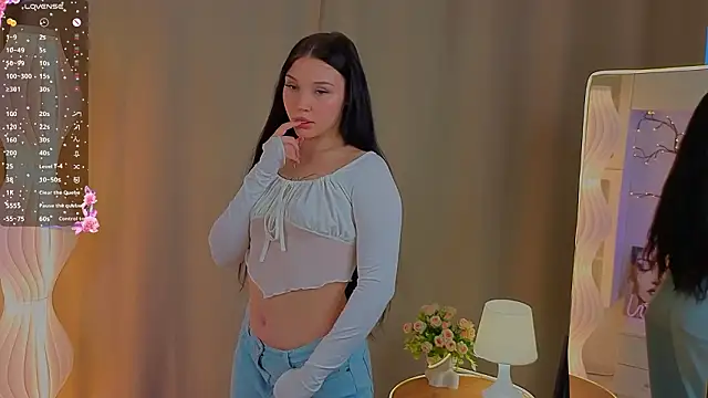 Snapshot of RoxannRunk chatting on 02-25-26, 10:03 RoxannRunk online show from 02-25-26, 10:03