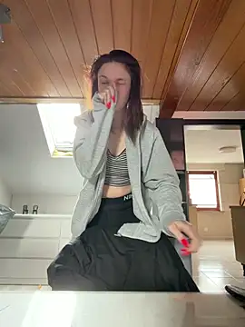 ViviLuu online show from 03-24-26, 10:09