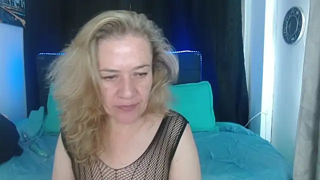 Snapshot of andreea_xx chatting on 02-13-26, 01:51 andreea xx online show from 02-13-26, 01:51