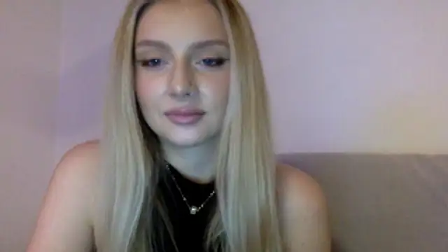 Snapshot of MayaWetDream chatting on 02-18-26, 09:22 MayaWetDream online show from 02-18-26, 09:22