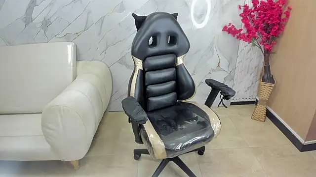 Snapshot of rox_luxury_tf chatting on 02-07-26, 03:49 rox luxury tf online show from 02-07-26, 03:49