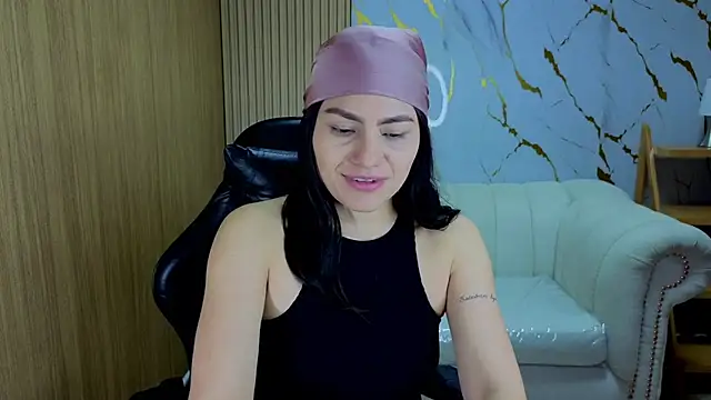 Snapshot of rox_luxury_tf chatting on 07-05-26, 12:45 rox luxury tf online show from 07-05-26, 12:45