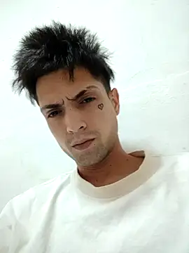 Snapshot of CubanoxxxSex chatting on 02-14-26, 12:29 CubanoxxxSex online show from 02-14-26, 12:29