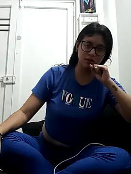 Snapshot of Dahlia-Rose chatting on 02-25-26, 03:16 Dahlia-Rose online show from 02-25-26, 03:16