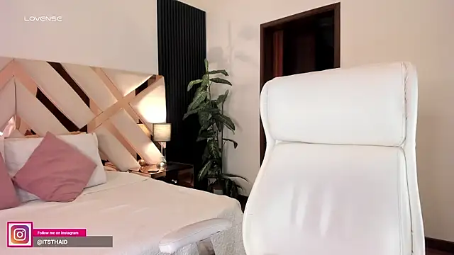 missthailand  online show from 04-13-26, 11:21