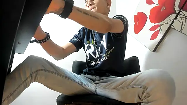Jesshot bigcock20cm online show from 05-23-26, 06:23