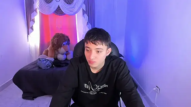 Snapshot of Wesleey-Boy chatting on 02-25-26, 07:45 Wesleey-Boy online show from 02-25-26, 07:45