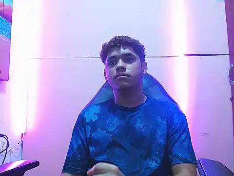 Snapshot of elking_big chatting on 03-11-26, 03:45 elking big online show from 03-11-26, 03:45