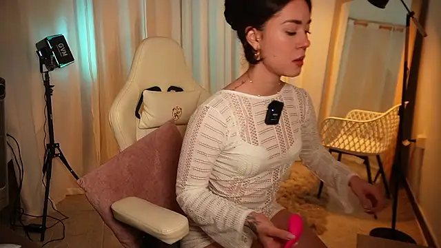 Snapshot of Madisonlara1 chatting on 02-06-26, 06:22 Madisonlara1 online show from 02-06-26, 06:22