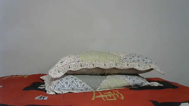 Snapshot of Branca_milf chatting on 07-05-26, 02:13 Branca milf online show from 07-05-26, 02:13