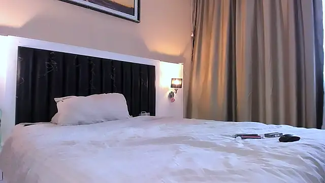 Snapshot of marrena_a chatting on 02-16-26, 10:11 marrena a online show from 02-16-26, 10:11