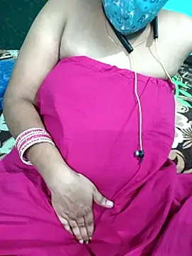 Snapshot of Tamilkannadacouple chatting on 03-22-26, 06:00 Tamilkannadacouple online show from 03-22-26, 06:00