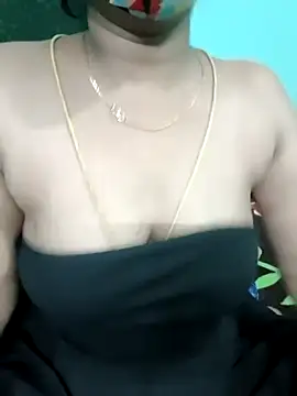 Snapshot of Tamilkannadacouple chatting on 04-08-26, 05:46 Tamilkannadacouple online show from 04-08-26, 05:46