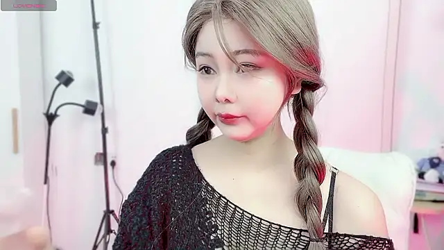 Memeli0 online show from 02-11-26, 06:51