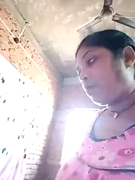 Snapshot of Horney_Bhabhi chatting on 05-14-26, 09:27 Horney Bhabhi online show from 05-14-26, 09:27