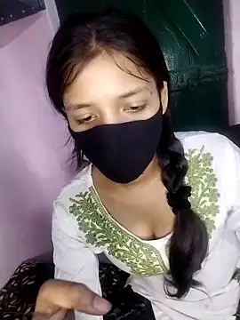 Naina-hott online show from 04-18-26, 07:58