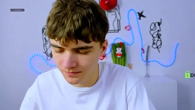 Snapshot of emil_lucky chatting on 02-18-26, 12:34 emil lucky online show from 02-18-26, 12:34