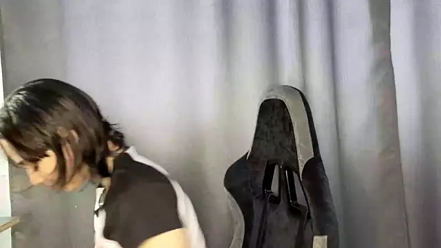 Snapshot of PureSofia chatting on 02-20-26, 01:11 PureSofia online show from 02-20-26, 01:11