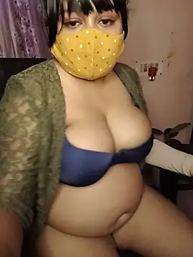 Lovely-Lina7 online show from 05-23-26, 06:56