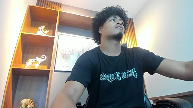 Snapshot of Kai_Moreno chatting on 02-12-26, 08:26 Kai Moreno online show from 02-12-26, 08:26