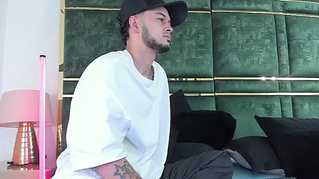 Snapshot of GaelyCoral chatting on 02-25-26, 11:31 GaelyCoral online show from 02-25-26, 11:31