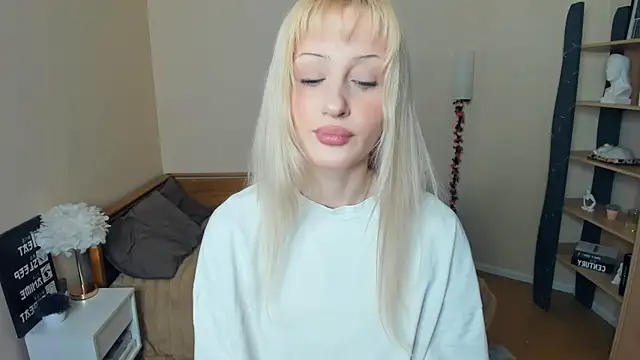 Snapshot of LolaStusse chatting on 03-03-26, 07:47 LolaStusse online show from 03-03-26, 07:47