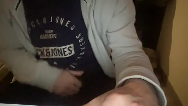 Snapshot of raoulbtnbois chatting on 02-13-26, 04:58 raoulbtnbois online show from 02-13-26, 04:58
