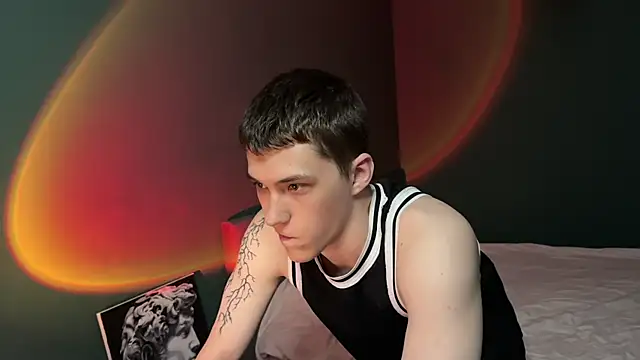 Snapshot of cronck52 chatting on 03-25-26, 06:14 cronck52 online show from 03-25-26, 06:14