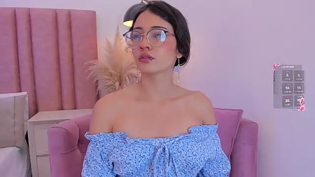 Snapshot of im_lily_ chatting on 04-18-26, 12:53 im lily online show from 04-18-26, 12:53