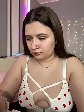 Snapshot of lipsi_vikki chatting on 02-19-26, 08:21 lipsi vikki online show from 02-19-26, 08:21