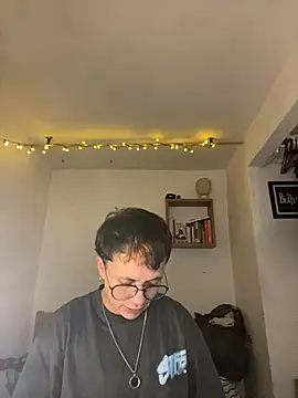 Snapshot of SimonMasseel chatting on 02-13-26, 04:19 SimonMasseel online show from 02-13-26, 04:19