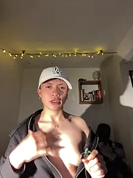 Snapshot of SimonMasseel chatting on 02-21-26, 02:45 SimonMasseel online show from 02-21-26, 02:45