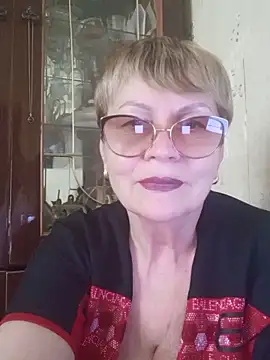 Snapshot of SophieBurns chatting on 06-12-26, 10:47 SophieBurns online show from 06-12-26, 10:47