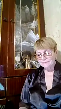 Snapshot of SophieBurns chatting on 06-16-26, 05:15 SophieBurns online show from 06-16-26, 05:15