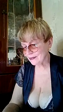 Snapshot of SophieBurns chatting on 06-26-26, 10:41 SophieBurns online show from 06-26-26, 10:41