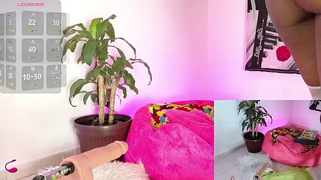 Snapshot of AnnieWestley chatting on 02-19-26, 04:47 AnnieWestley online show from 02-19-26, 04:47