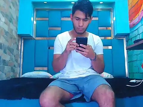 Snapshot of warmNoah chatting on 02-26-26, 07:35 warmNoah online show from 02-26-26, 07:35