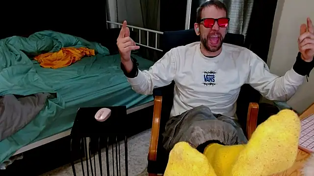 cguffey2284 online show from 02-23-26, 07:22